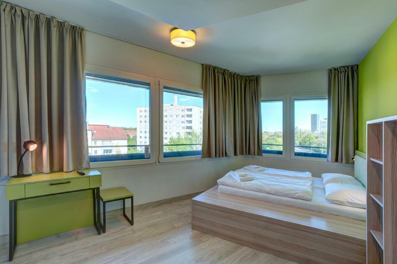 Meininger Hotel Muenchen Olympiapark Exterior photo