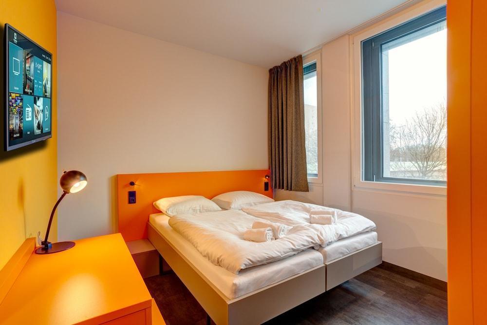 Meininger Hotel Muenchen Olympiapark Exterior photo
